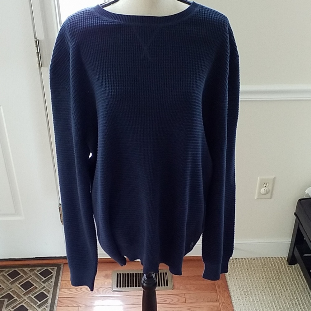 Two brand-new men's Levi's sweaters as a set